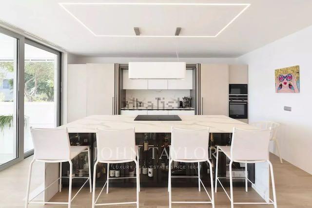 Piso en venta en Cap Martinet Ibiza