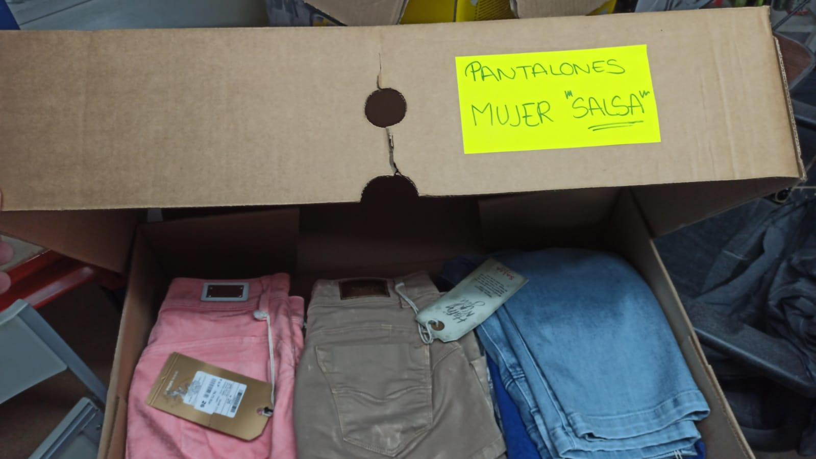 LOTE UNICO ROPA EXCLUSIVA EN LEGANES (MADRID)