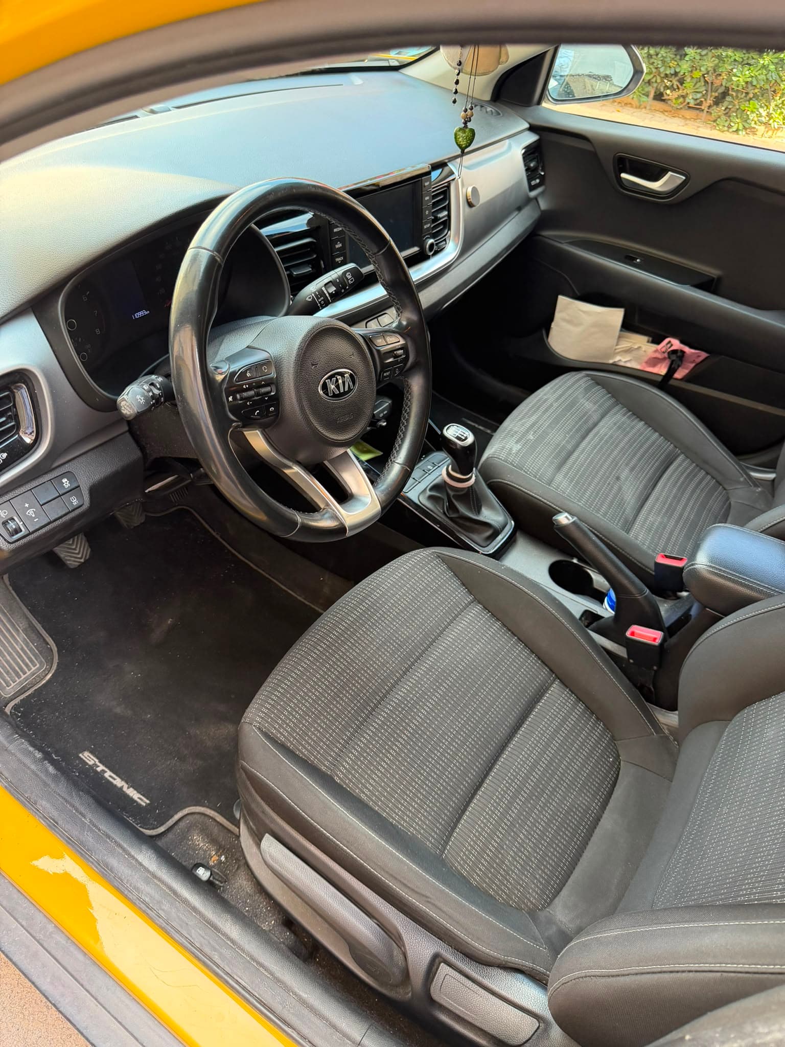 LOTE 2: KIA STONIC - 9187KHJ en NOVELDA (ALICANTE)