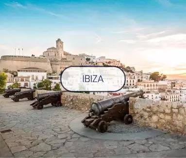 Amarre en Puerto de Ibiza YACHT 32 M