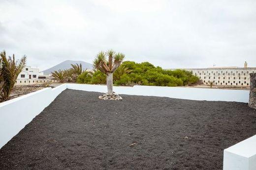 Villa / Chalet de 184 m2 en venta en Calle Malva, Mozaga, Las Palmas, Islas Canarias